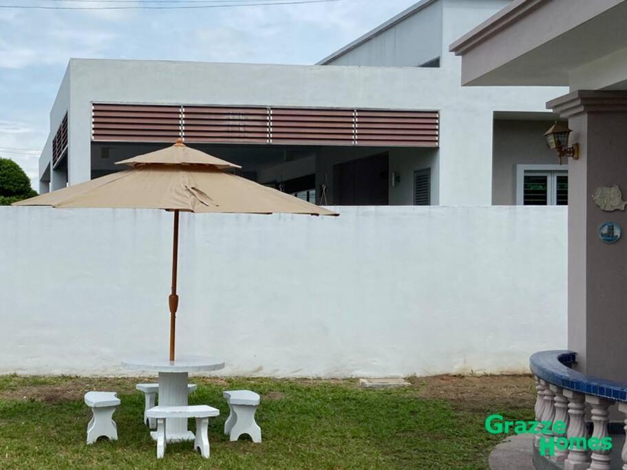 Town Bangalow Canning Garden Football Table *